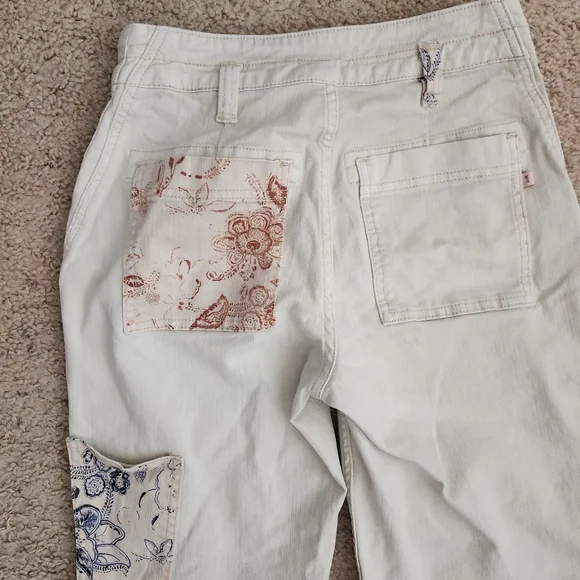Pilcro Anthropologie Size 26 The Wanderer Jeans Patchwork Cream Pant Floral - Picture 9 of 11